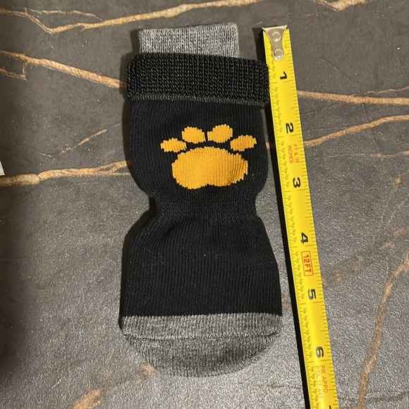 SCIROKKO 2 Pairs Anti-Slip Dog Socks with Golden Paw Pattern - Medium - Picture 2 of 8